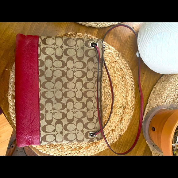 Coach Crossbody Bag - Picture 2 of 2